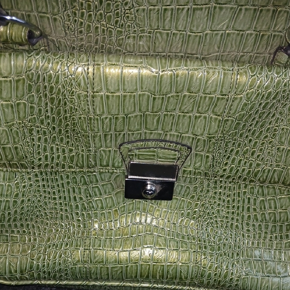 Franklin Covey Green Rolling Laptop Bag with Wheels Alligator Print - Picture 8 of 13